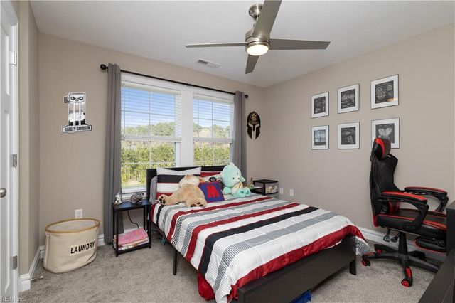 104 Foxglove DR, Moyock, NC 27958