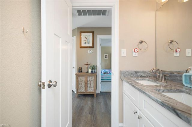 104 Foxglove DR, Moyock, NC 27958