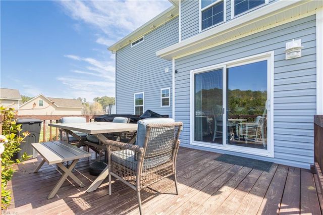 104 Foxglove DR, Moyock, NC 27958