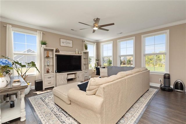 104 Foxglove DR, Moyock, NC 27958