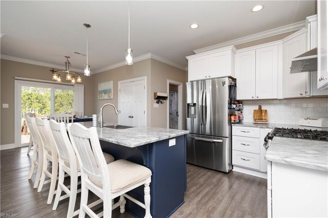 104 Foxglove DR, Moyock, NC 27958