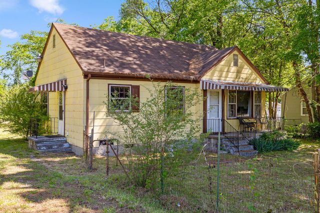 591 W Cloud Springs Road, Rossville, GA 30741