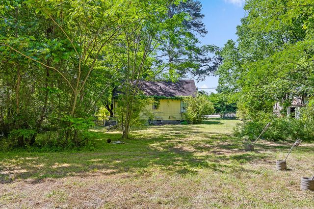 591 W Cloud Springs Road, Rossville, GA 30741