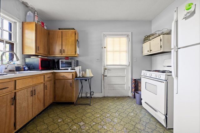 591 W Cloud Springs Road, Rossville, GA 30741