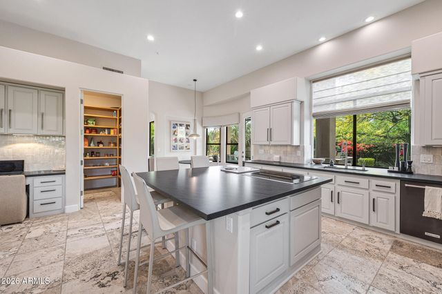 10949 E DALE Lane, Scottsdale, AZ 85262