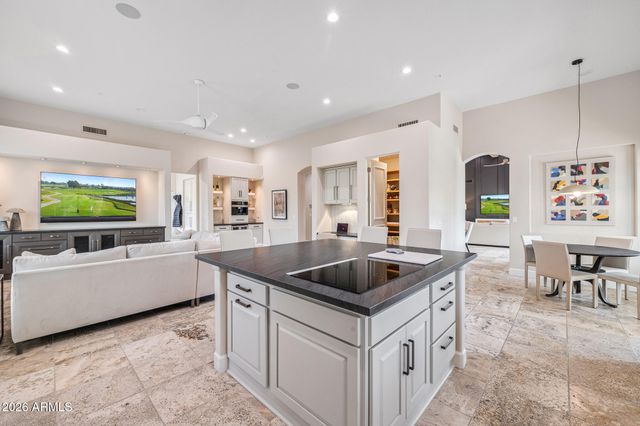 10949 E DALE Lane, Scottsdale, AZ 85262