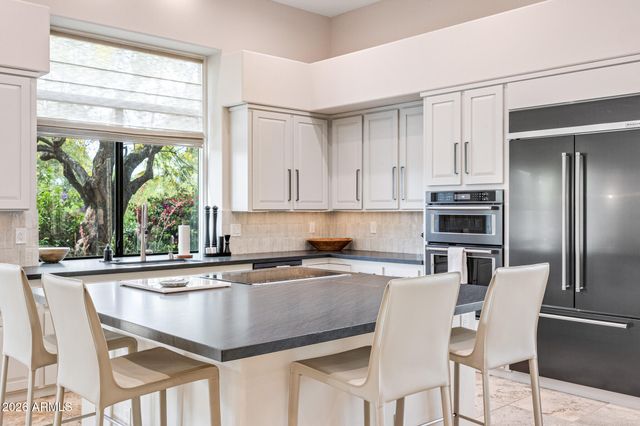10949 E DALE Lane, Scottsdale, AZ 85262