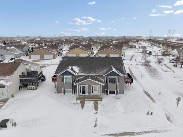 4778 53rd Street S, Fargo, ND 58104