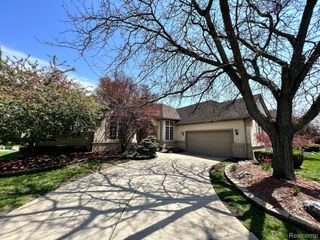 48280 ELMWOOD Drive, Shelby Charter Township, MI 48315