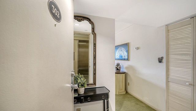 1125 W PEPPERTREE DRIVE 302, Sarasota, FL 34242