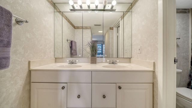 1125 W PEPPERTREE DRIVE 302, Sarasota, FL 34242