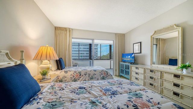 1125 W PEPPERTREE DRIVE 302, Sarasota, FL 34242