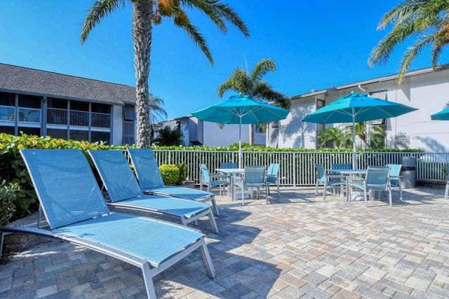 1125 W PEPPERTREE DRIVE 302, Sarasota, FL 34242