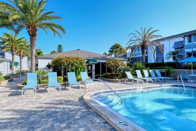 1125 W PEPPERTREE DRIVE 302, Sarasota, FL 34242