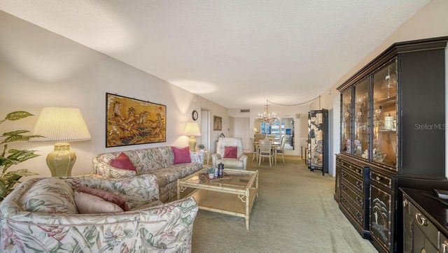 1125 W PEPPERTREE DRIVE 302, Sarasota, FL 34242