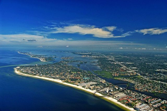 1125 W PEPPERTREE DRIVE 302, Sarasota, FL 34242