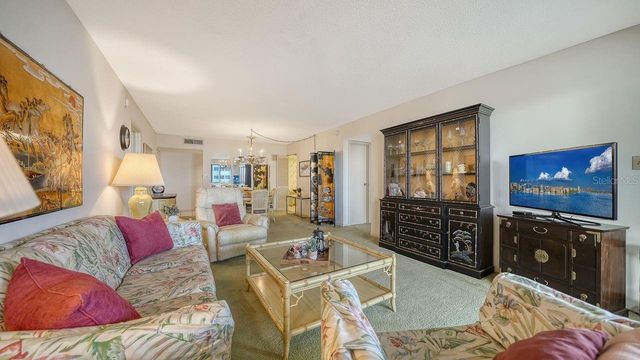 1125 W PEPPERTREE DRIVE 302, Sarasota, FL 34242