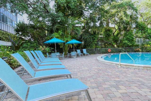 1125 W PEPPERTREE DRIVE 302, Sarasota, FL 34242
