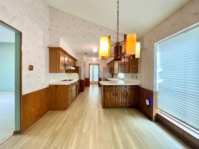 9931 Chimney Hill Lane, Dallas, TX 75243