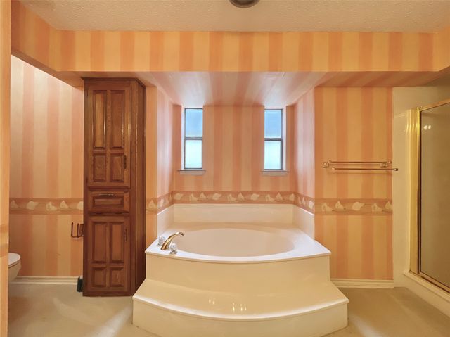 9931 Chimney Hill Lane, Dallas, TX 75243
