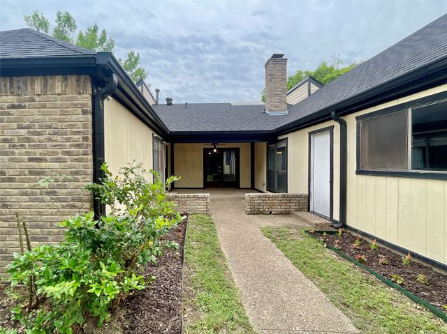 9931 Chimney Hill Lane, Dallas, TX 75243