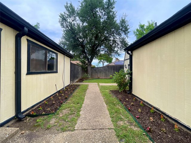 9931 Chimney Hill Lane, Dallas, TX 75243