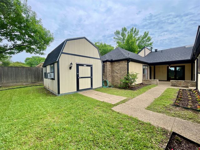 9931 Chimney Hill Lane, Dallas, TX 75243