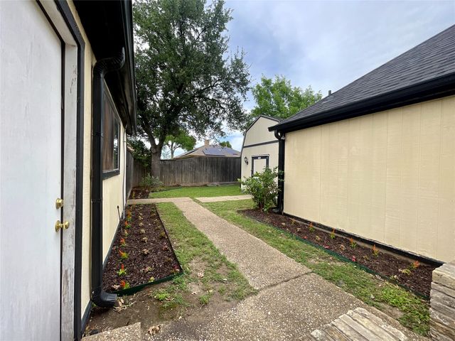 9931 Chimney Hill Lane, Dallas, TX 75243