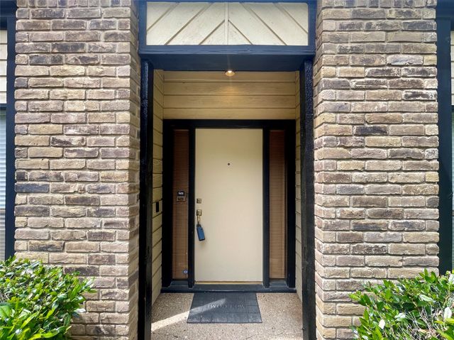 9931 Chimney Hill Lane, Dallas, TX 75243