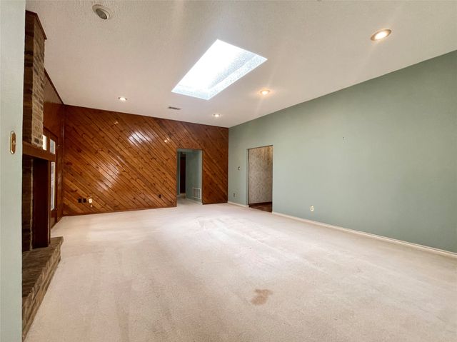 9931 Chimney Hill Lane, Dallas, TX 75243