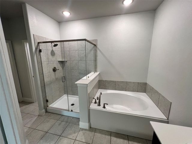 688 Navasota Drive, Crandall, TX 75114