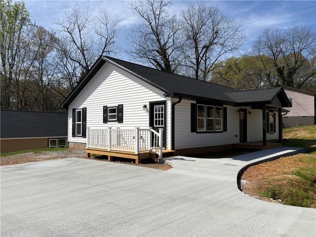 110 Ware Street, Seneca, SC 29678