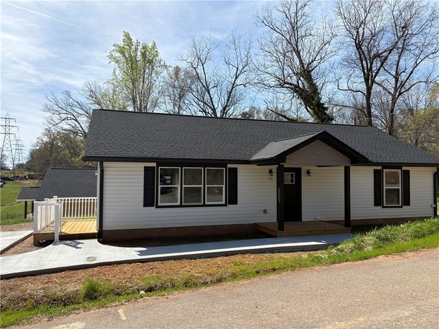 110 Ware Street, Seneca, SC 29678