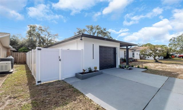 13740 94TH AVENUE, Seminole, FL 33776