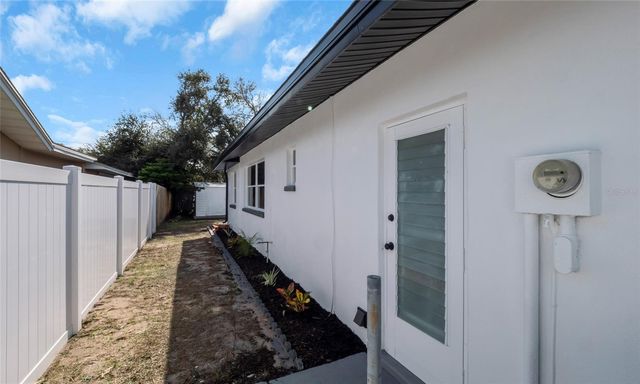 13740 94TH AVENUE, Seminole, FL 33776