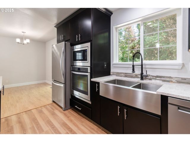 2795 MALLORY Ln, Eugene, OR 97401