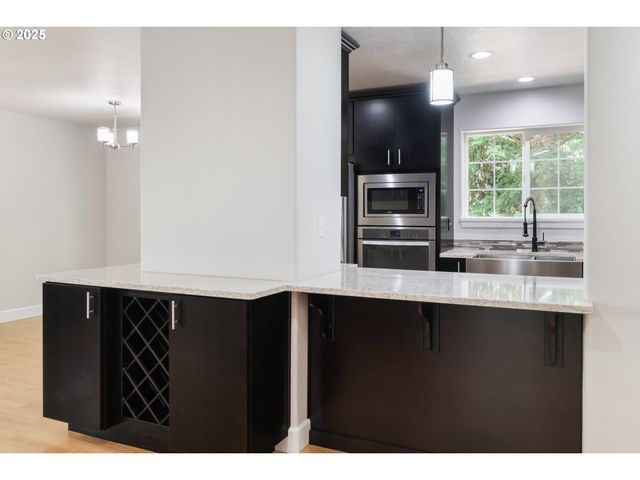 2795 MALLORY Ln, Eugene, OR 97401