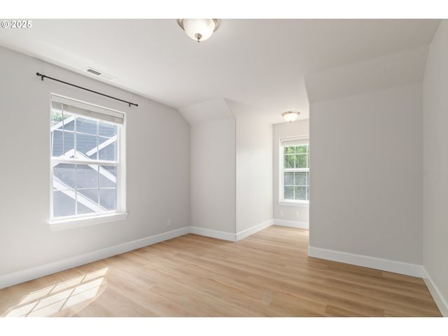 2795 MALLORY Ln, Eugene, OR 97401