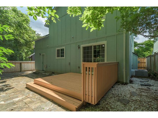 2795 MALLORY Ln, Eugene, OR 97401