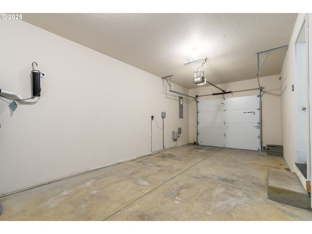 2795 MALLORY Ln, Eugene, OR 97401