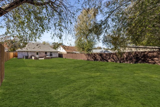 274 S St Augustine Drive, Dallas, TX 75217