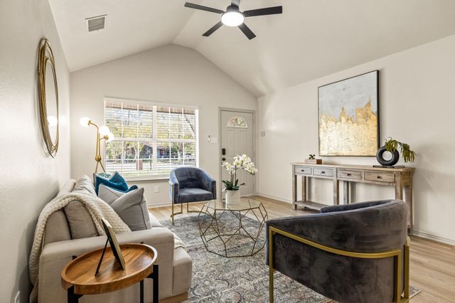 274 S St Augustine Drive, Dallas, TX 75217