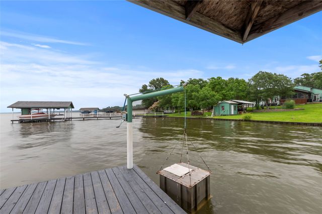 250 Whispering Oaks Trail, Payne Springs, TX 75156