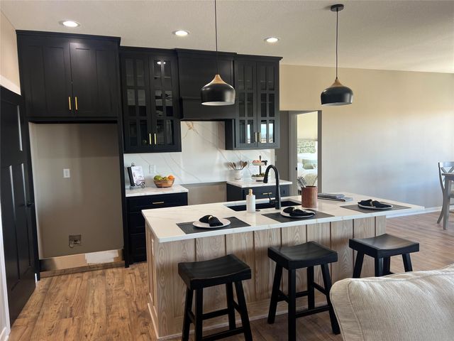 1100 Lakeview Circle NW, Bondurant, IA 50035