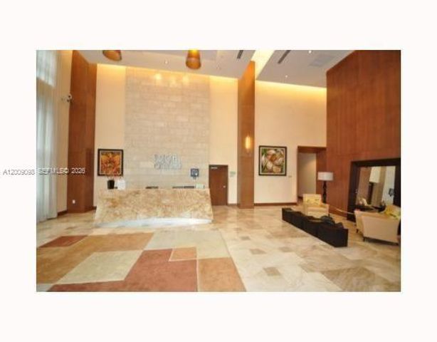 31 SE 5th St 2807, Miami, FL 33131