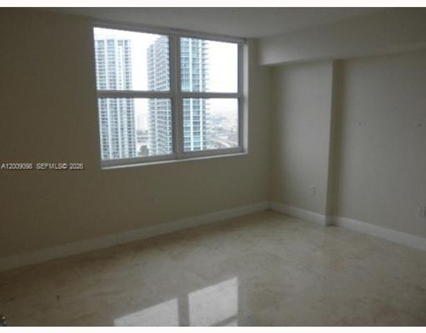 31 SE 5th St 2807, Miami, FL 33131