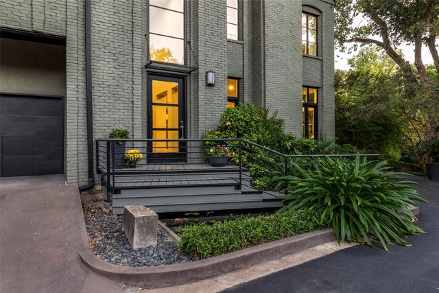 4678 Christopher Place, Dallas, TX 75204