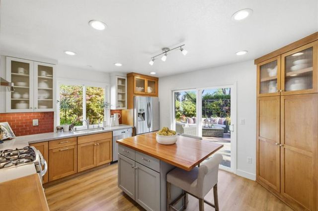 572 Seahorse Lane, Redwood City, CA 94065