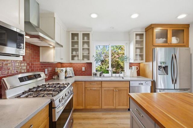 572 Seahorse Lane, Redwood City, CA 94065