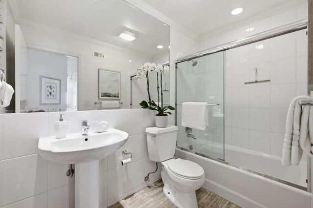 572 Seahorse Lane, Redwood City, CA 94065